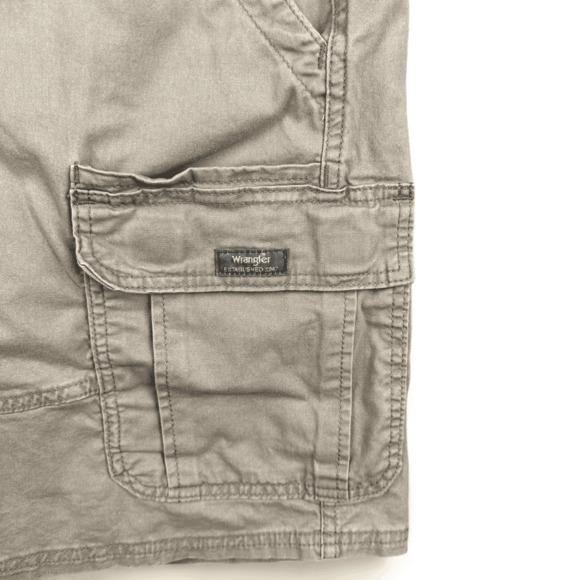 Wrangler Cargo Shorts Mens 36 Brown Relaxed Fit Stretch Utility Casual 34 Tag - Picture 5 of 6